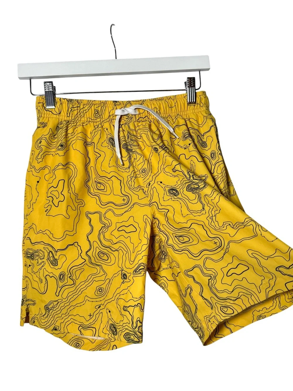 Bearbottom men swim